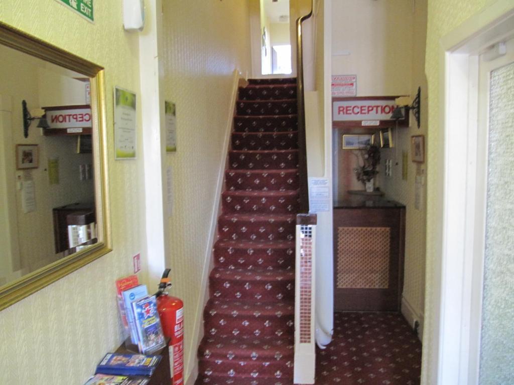 Kingscliff Bed & Breakfast Blackpool Exterior photo
