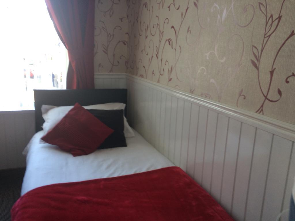 Kingscliff Bed & Breakfast Blackpool Exterior photo